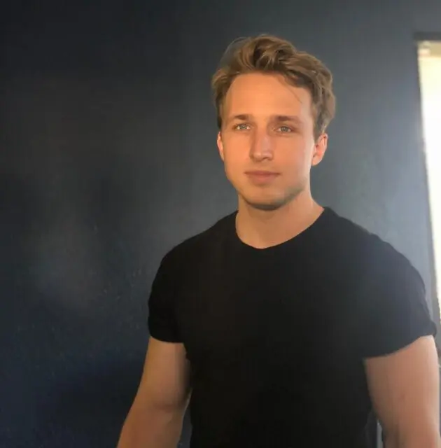 Shayne Topp Biography, Height, Age, Net Worth, Instagram, Henry Danger, Wife, Girlfriend, Wikipedia