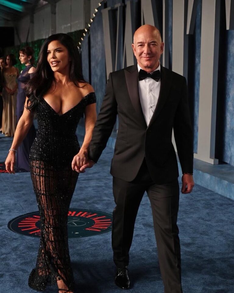 Jeff Bezos' girlfriend Lauren Sanchez Biography: Net Worth, Age ...