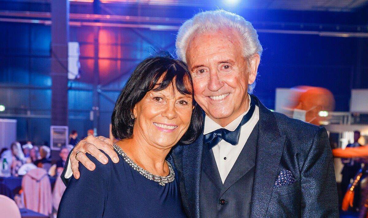 Tony Christie’s Wife Sue Christie Biography: Age, Net Worth, Children, Siblings, Nationality