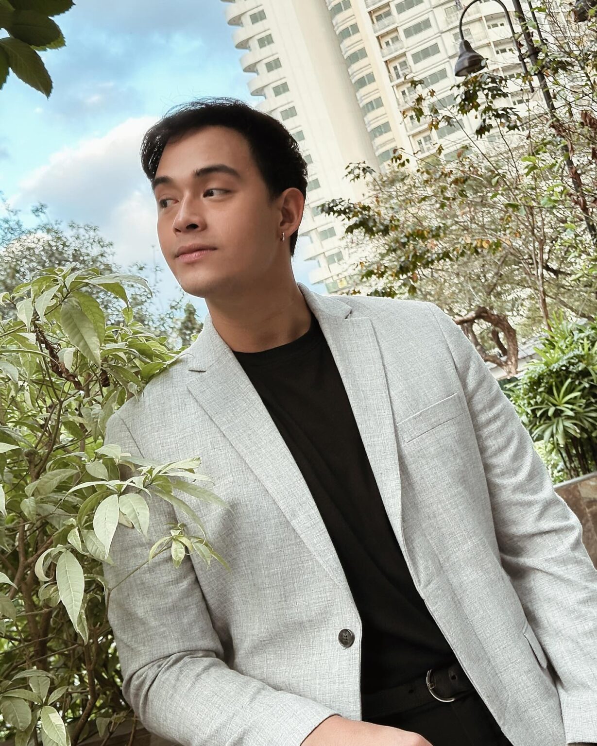 Diego Loyzaga Biography: Age, Net Worth, Instagram, Spouse, Height ...