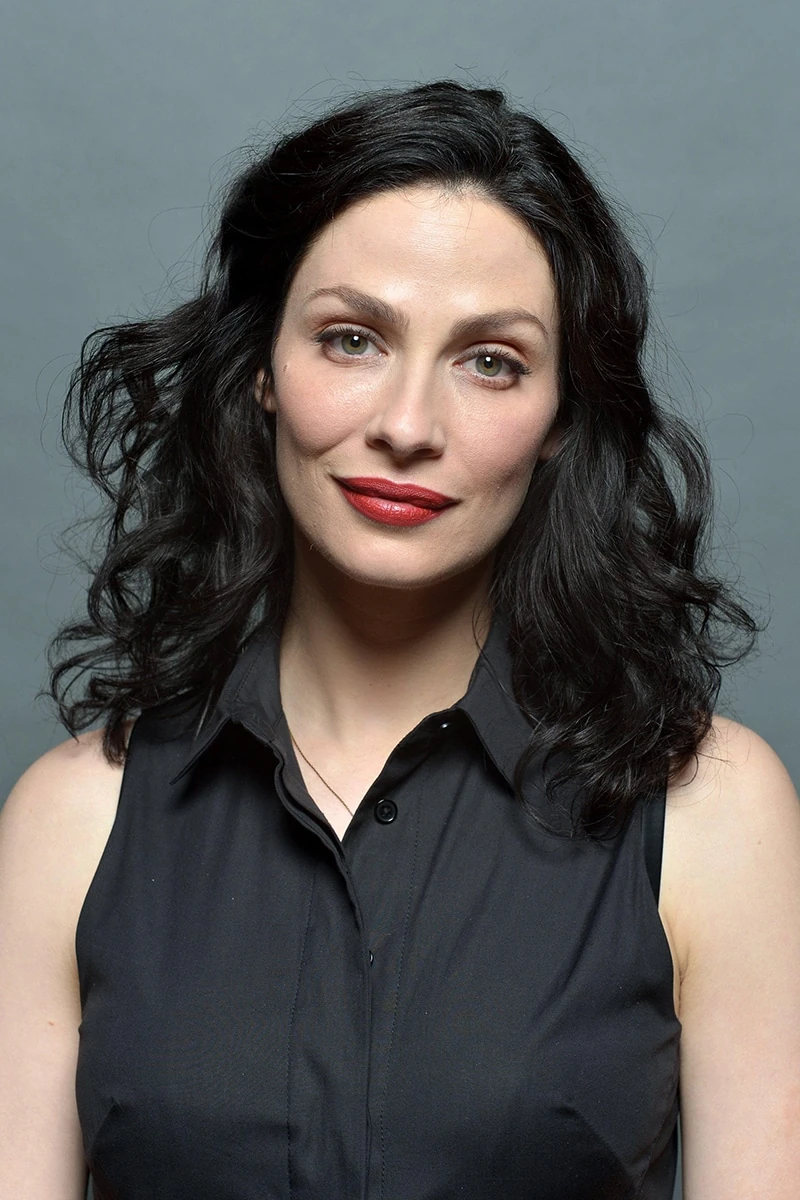 Joanne Kelly Biography: Net Worth, Husband, Wikipedia, Movies, Height ...