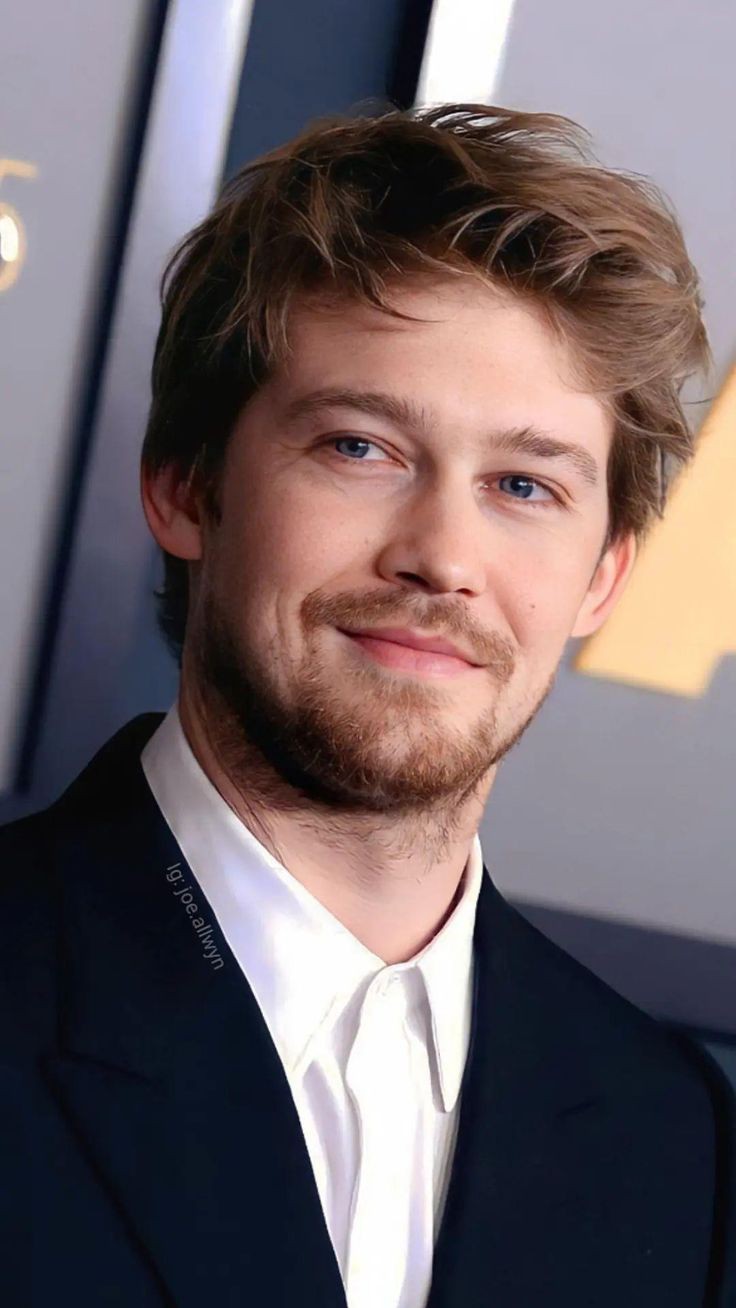 Joe Alwyn Biography: Age, Net Worth, Wife, Career, Movies, Awards ...