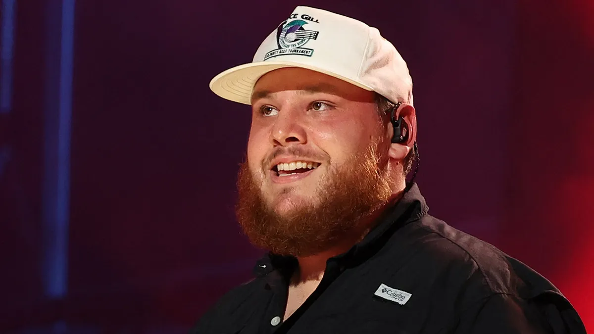 Luke Combs Biography: Age, Wife, Net Worth, Songs, Parents, Siblings ...