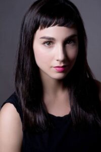 Molly Ephraim Biography: Age, Net Worth, Husband, Children, Parents ...