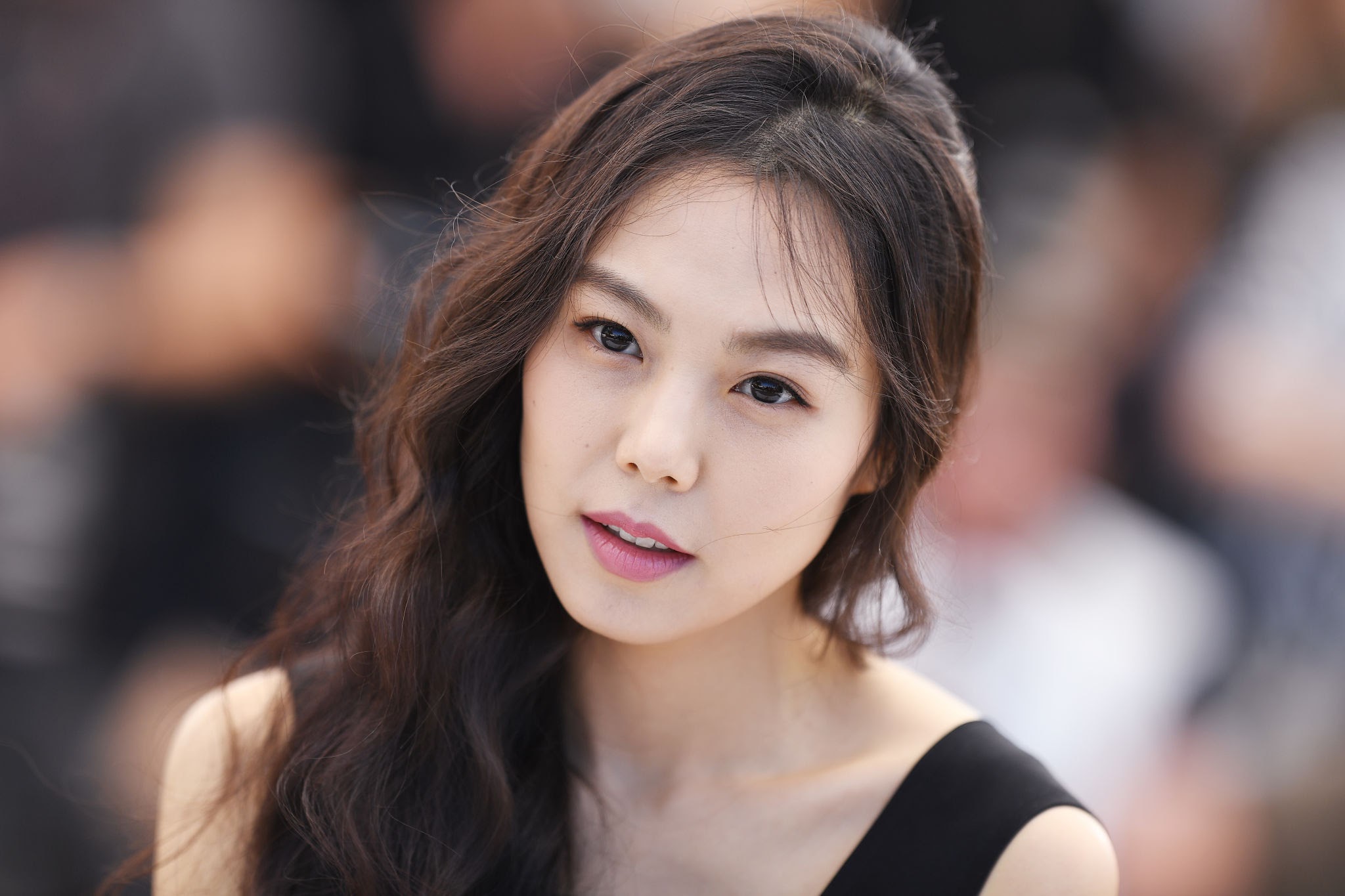 Kim Min-hee Biography: Age, Net Worth, Instagram, Spouse, Height, Wiki ...