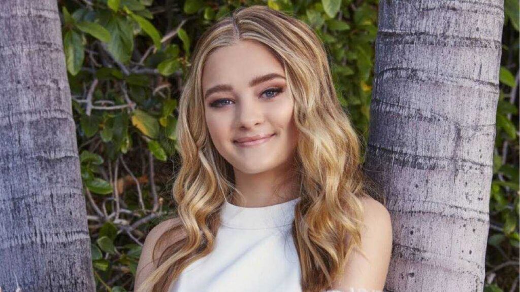 Lizzy Greene