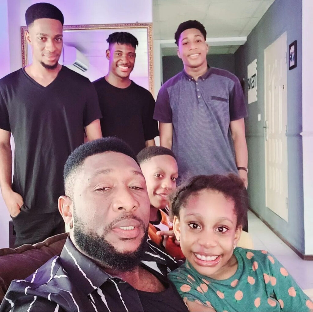 Tchidi Chikere and his children