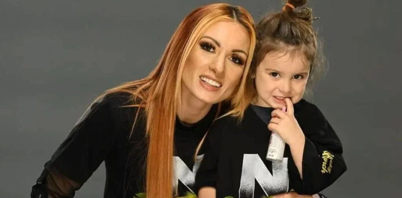 Becky Lynch's daughter, Roux Lopez Biography: Age, Net Worth, Boyfriend ...