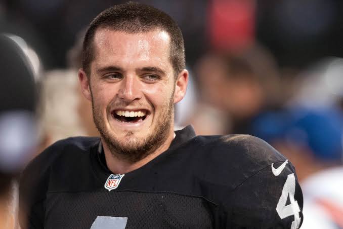 Derek Carr Biography: Age, Career, Awards, Teams, Wife, Children, Parents, Siblings, Net Worth, Wiki, Images