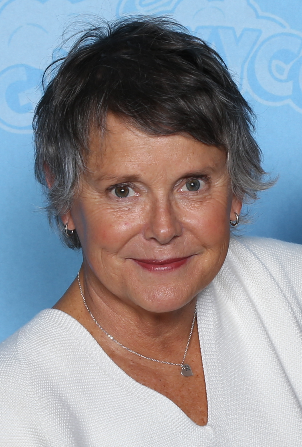 Amanda Bearse Wife, Carrie Schenken Biography: Age, Partner, Adopted Daughter, Wikipedia, Net Worth, Social Media