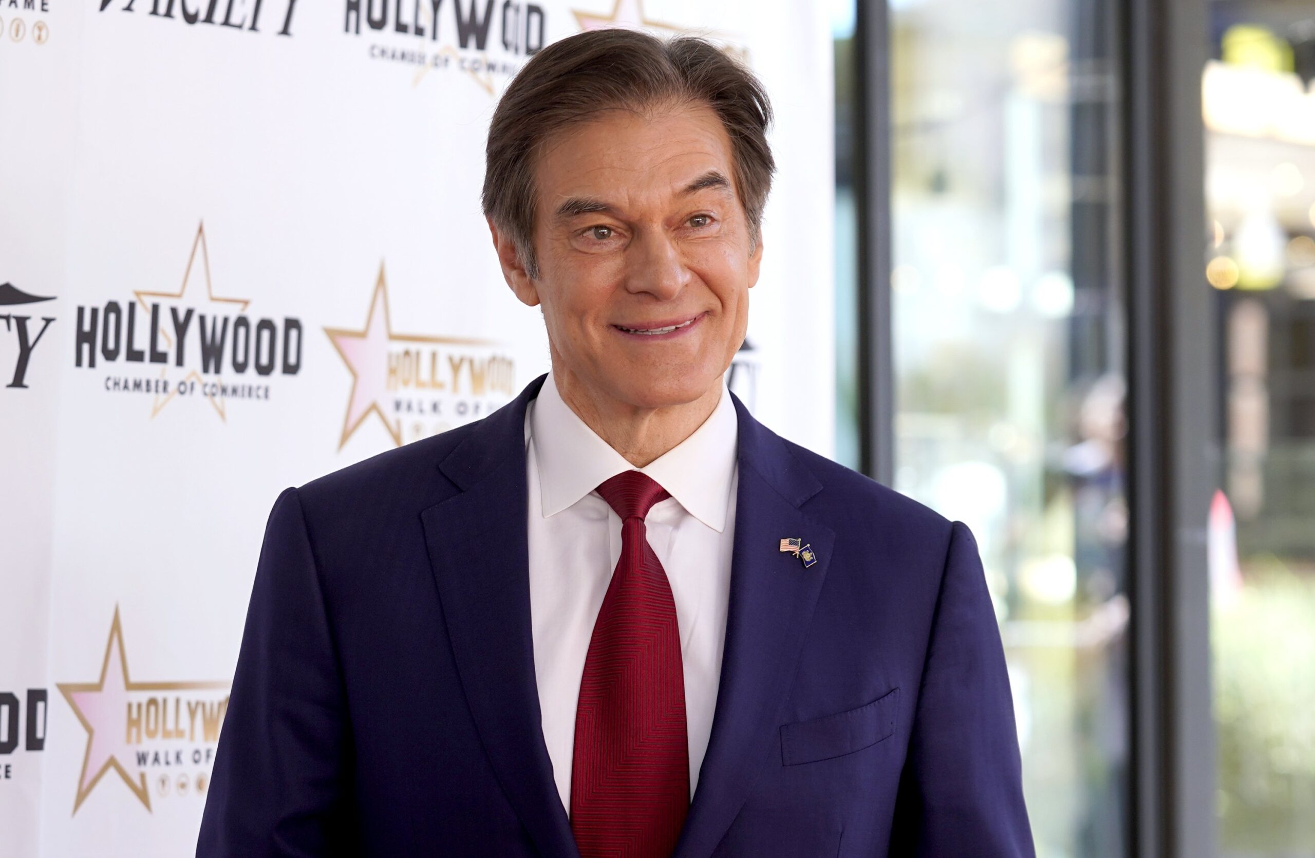 Dr. Mehmet Oz Biography: Net Worth, Wife, Age, Height, Children, Ethnicity, History, Nationality