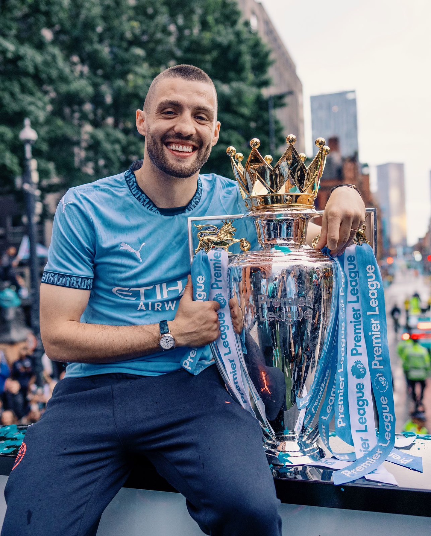 Mateo Kovačić Biography: Age, Wife, Parents, Children, Stats, Honors, Career Goals, Height