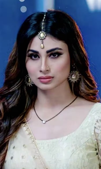 Mouni Roy