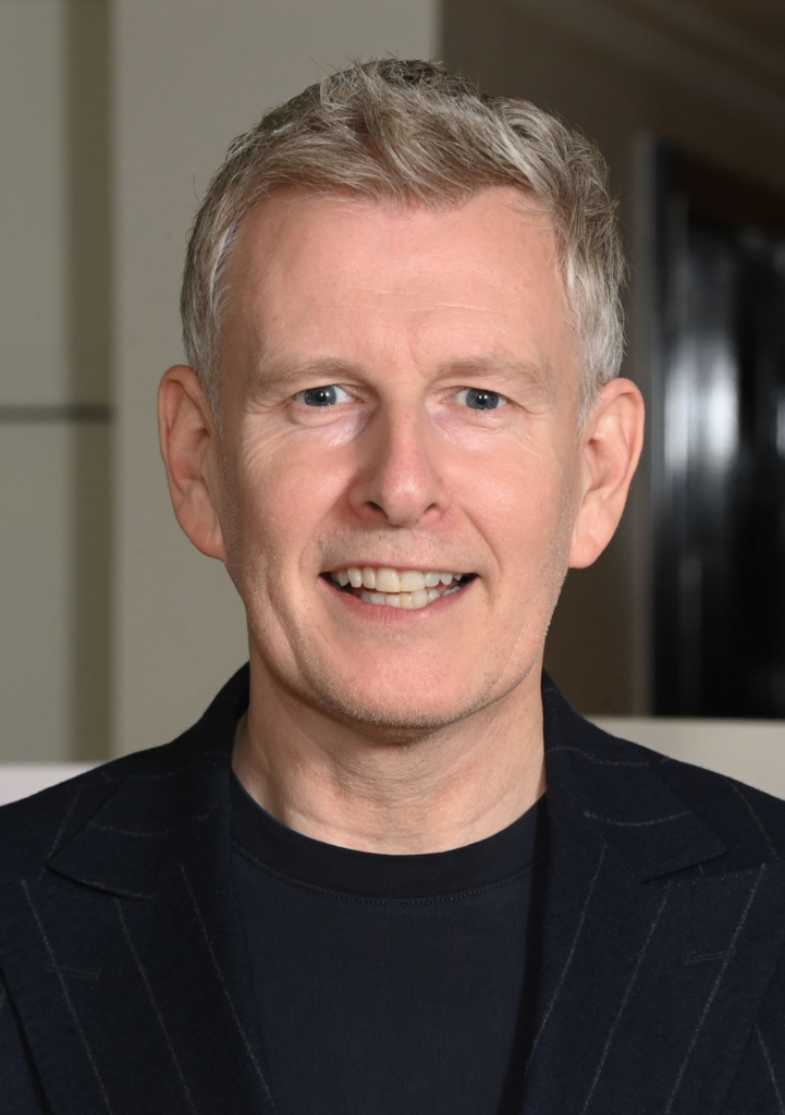 Patrick Kielty Biography: Age, Net Worth, Instagram, Spouse, Height, Wiki, Parents, Siblings, Children, Movies