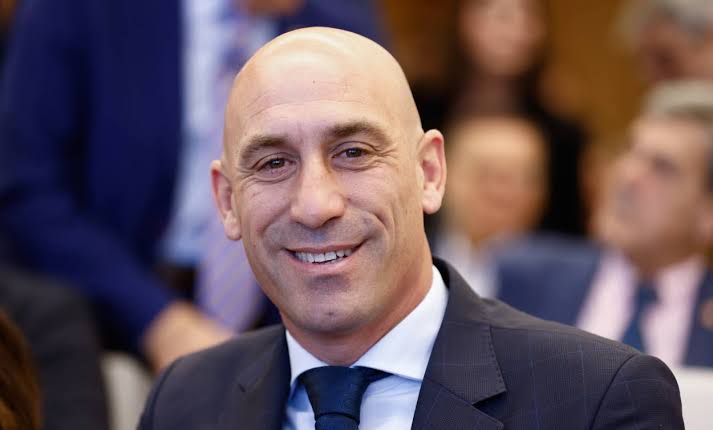 Luis Rubiales Biography: Age, Net Worth, Social Media, Spouse, Height, Wiki, Parents, Children, Career, Clubs, Salary