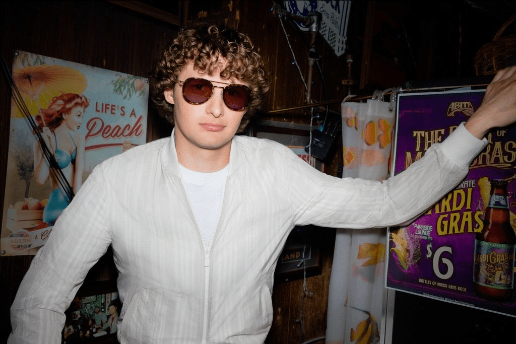 Arthur Elgort’s Son, Warren Elgort Biography: Age, Net Worth, Spouse, Wikipedia, Height