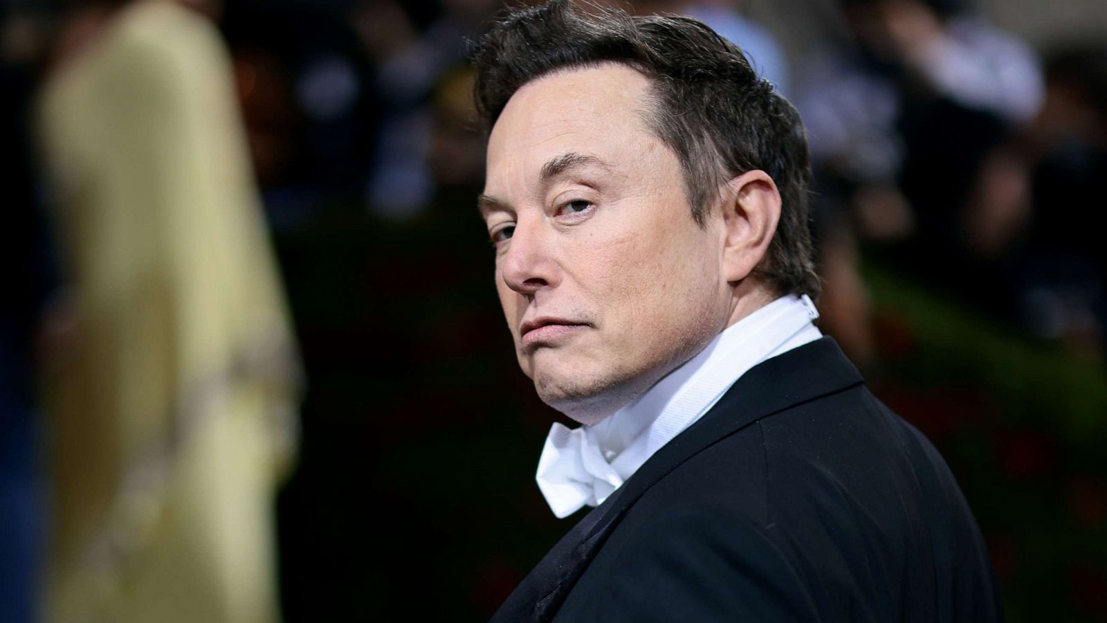 Elon Musk reached a net worth of 400 billion USD, setting a new wealth record