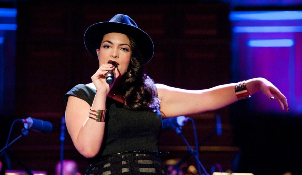 This image has an empty alt attribute; its file name is Caro-Emerald.jpg