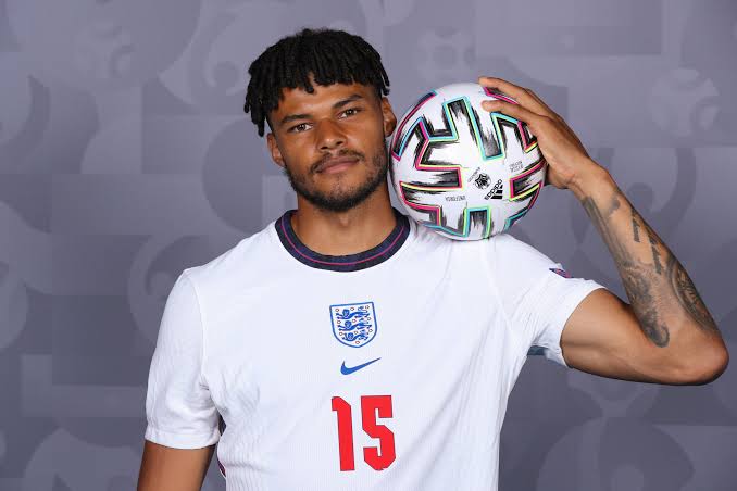 Tyrone Mings Biography: Stats, Transfers, Matches, Parents, Wife, Injuries, Age, Daughter, Instagram, Net Worth