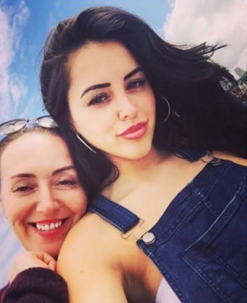 Marnie Simpson's Mother, Sharra Kyle Biography: Height, Parents, Age ...